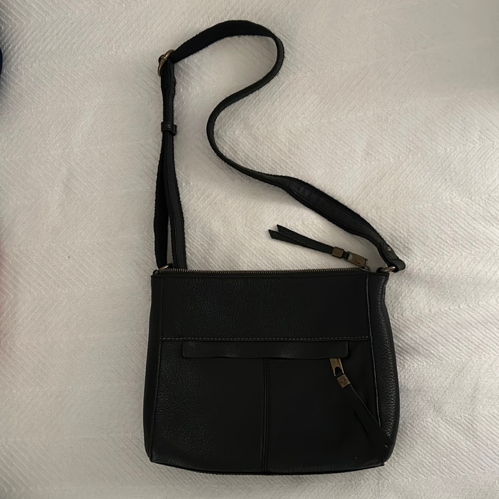 Black shoulder bag,the sak